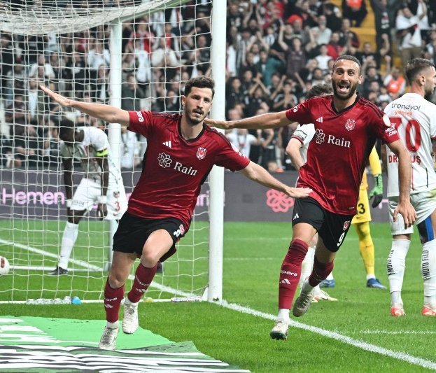 Beşiktaş’ta iç transfer harekatı! Ya tamam ya devam