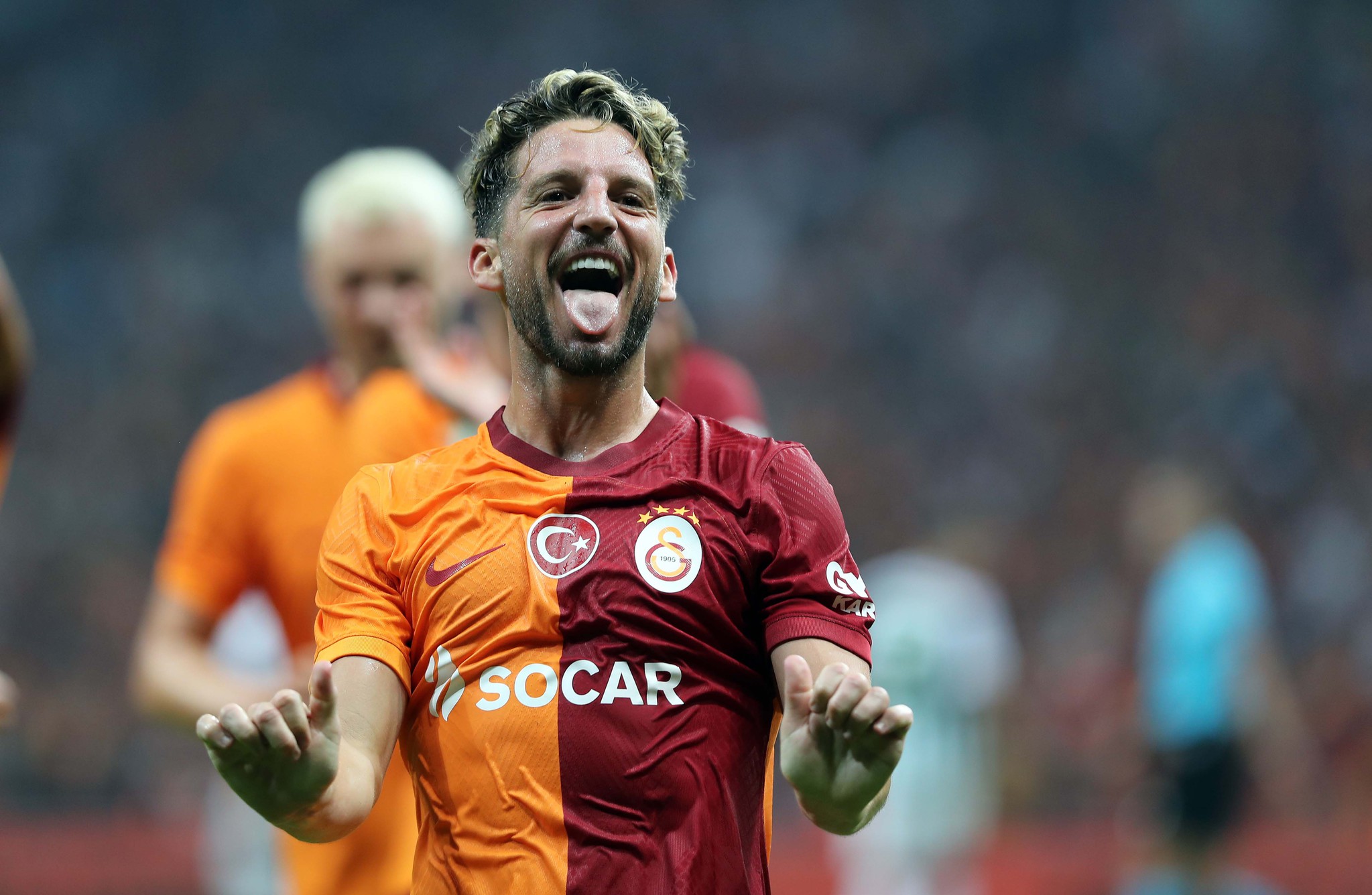 Galatasaray’da Dries Mertens’i ikna çabası! Yönetim ’kal’ baskısı yapıyor