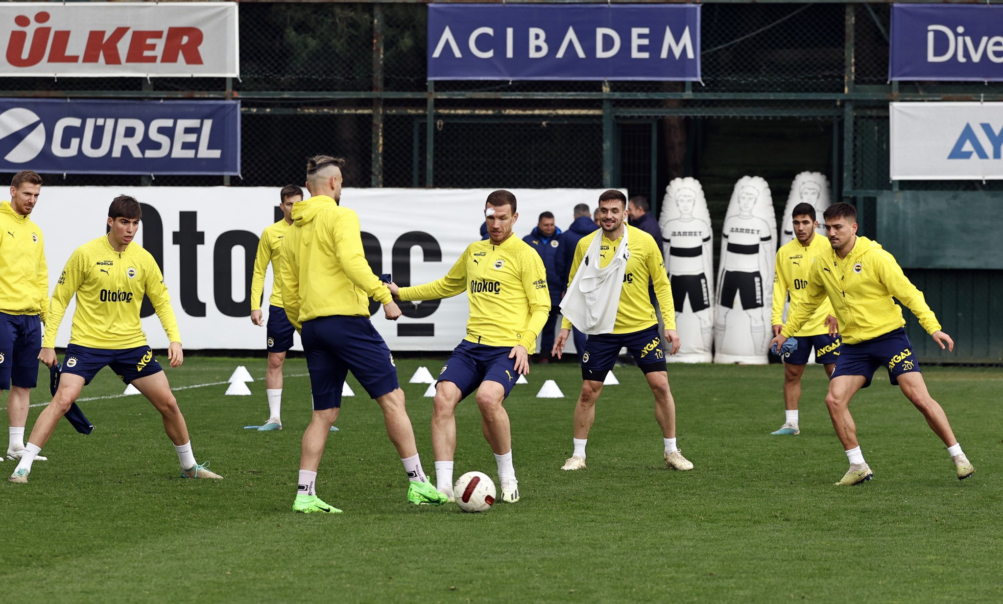 FENERBAHÇE HABERLERİ - Yönetimden oyunculara galibiyet primi! Trabzonspor maçı...