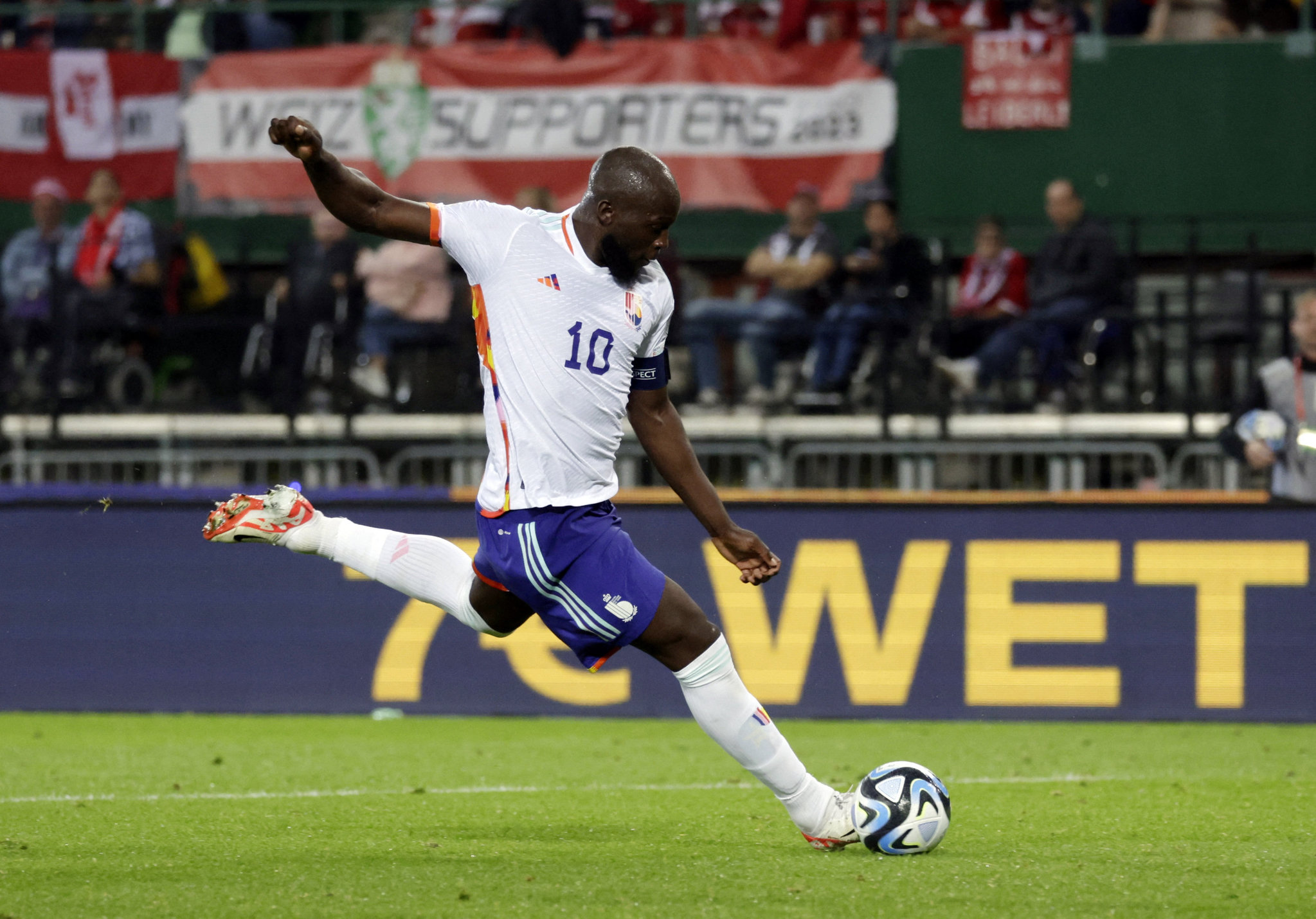 TRANSFER HABERLERİ | Fenerbahçe’de Edin Dzeko’nun ayrılması durumunda yerine gelecek isim belli oldu!