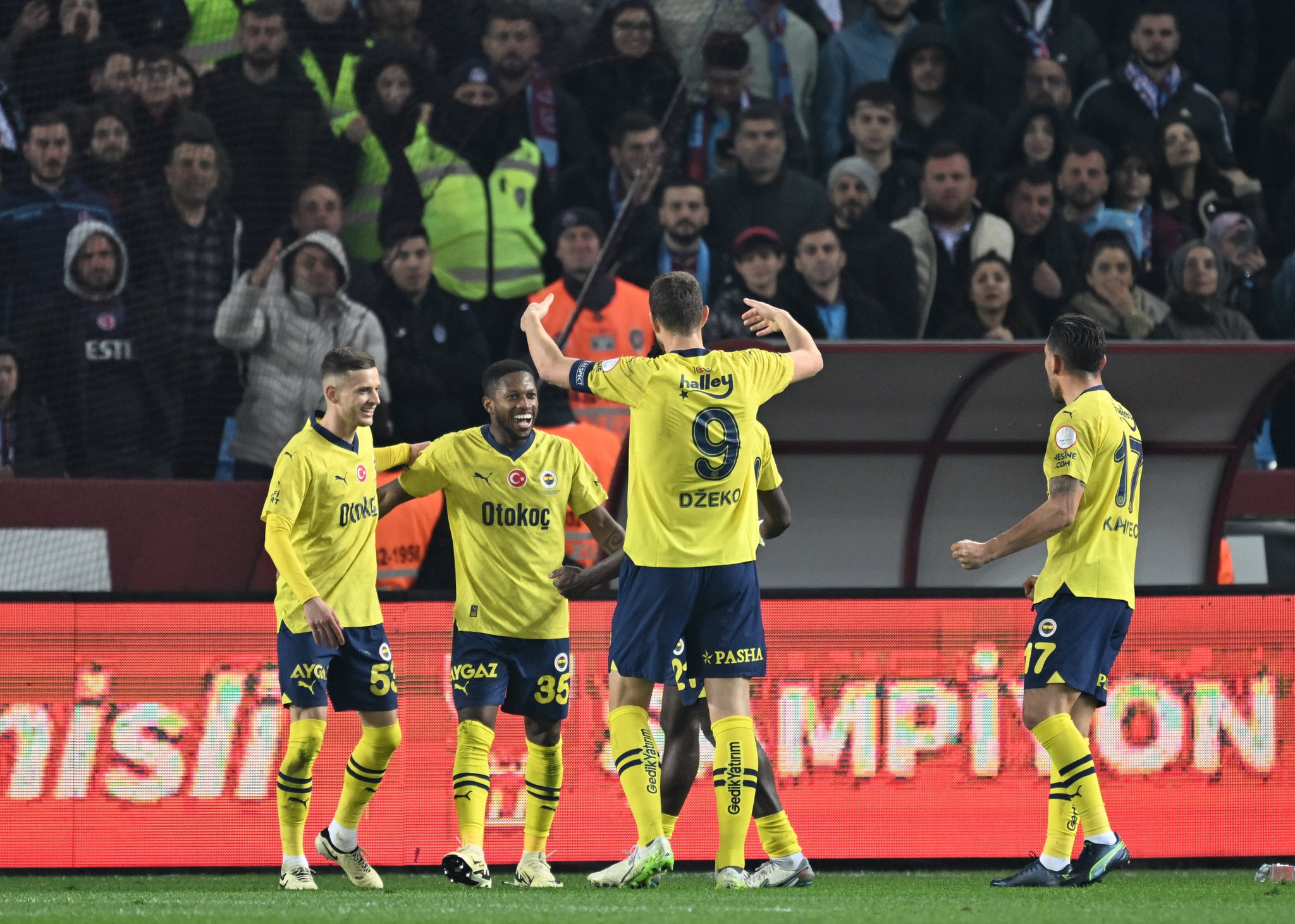 Fenerbahçe’ye müjdeli haber! 4 futbolcu...