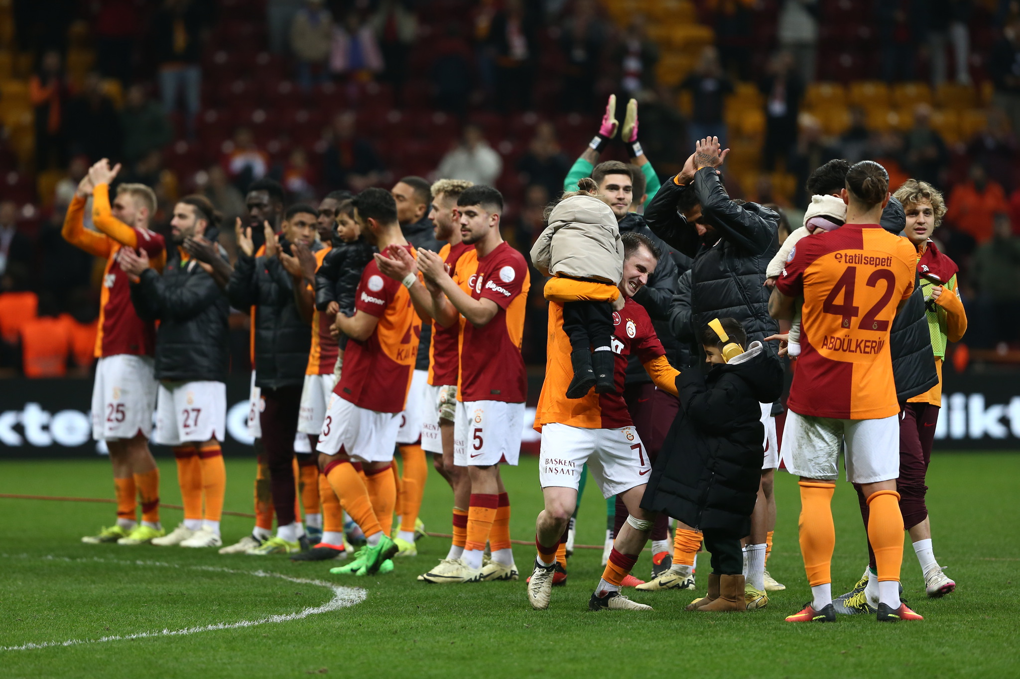 Galatasaray - Antalyaspor maçındaki penaltıyla ilgili çok konuşulacak görüşme! Abdülkadir Bitigen ve Hugh Dallas...