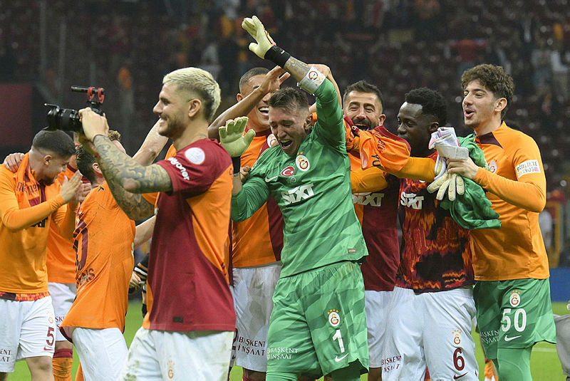 Süper Lig’de şampiyonluk yarışı kızıştı! İşte Fenerbahçe ve Galatasaray’ın fikstürü