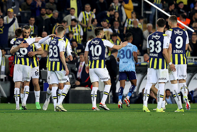 Süper Lig’de şampiyonluk yarışı kızıştı! İşte Fenerbahçe ve Galatasaray’ın fikstürü