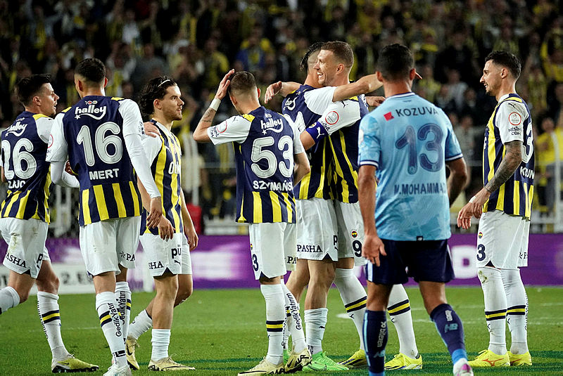 Süper Lig’de şampiyonluk yarışı kızıştı! İşte Fenerbahçe ve Galatasaray’ın fikstürü