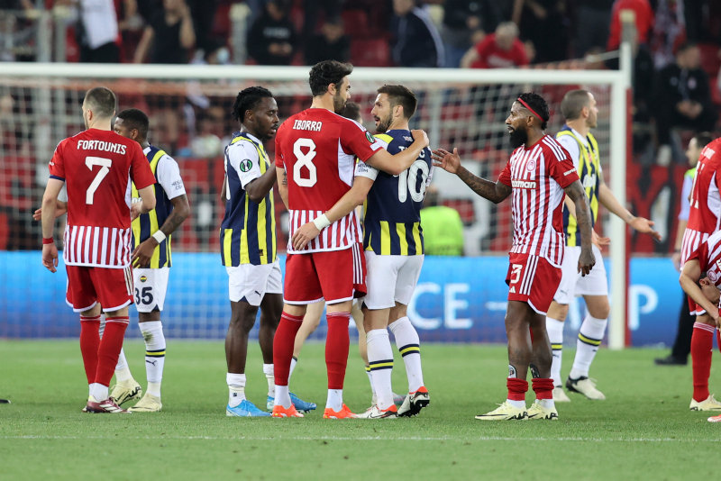 Olympiakos Fenerbahçe maçı sonrası flaş sözler! Hakikaten felaket