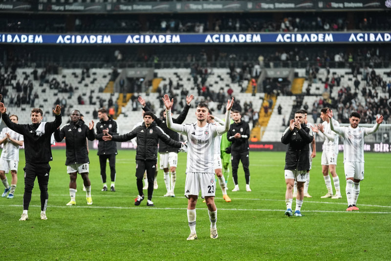 Spor yazarlarından flaş Beşiktaş - Ankaragücü maçı yorumu! Neler yaptı gördünüz