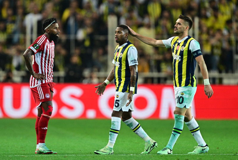 Fenerbahçe’de ayrılık vakti! 3 ismin bileti kesildi