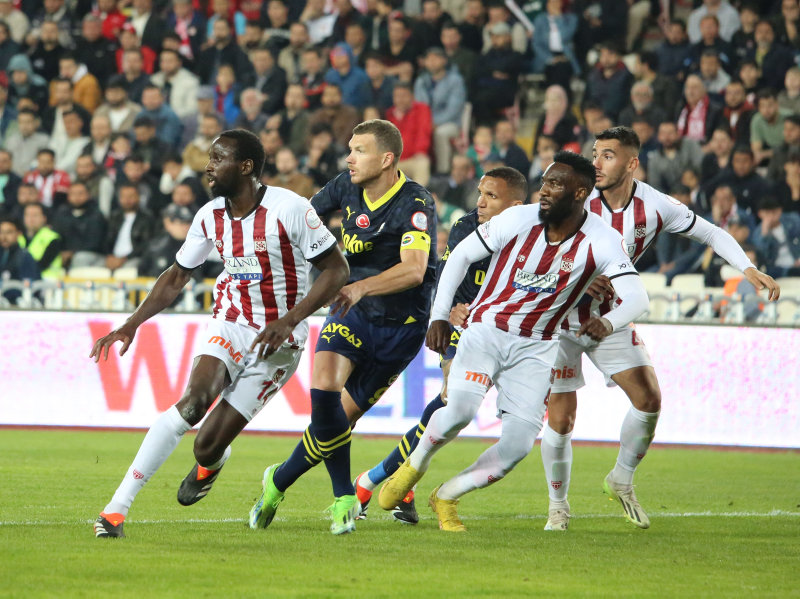 Spor yazarları Sivasspor - Fenerbahçe maçını yorumladı!
