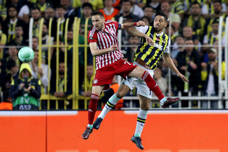 TRANSFER HABERİ | Sevilla teklif yaptı Newcastle artırdı! Fenerbahçe’de ilk ayrılık belli oldu