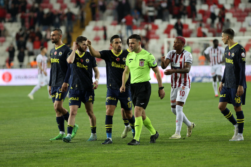 Fenerbahçe’de iç savaş! Dzeko ve Tadic’ten İsmail Kartal’a baskı
