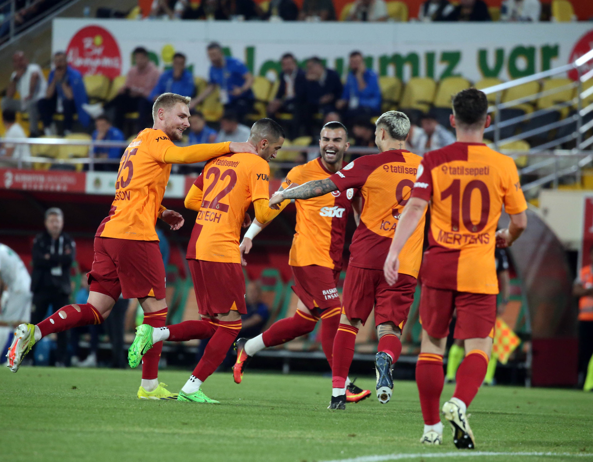 Galatasaray’dan çifte transfer bombası! 1’i dünya devinden
