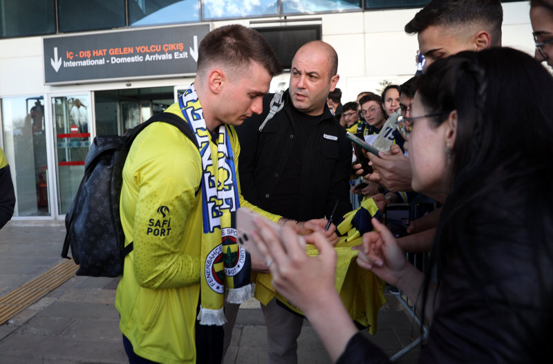 FENERBAHÇE HABERLERİ: Dominik Livakovic için sürpriz transfer iddiası!