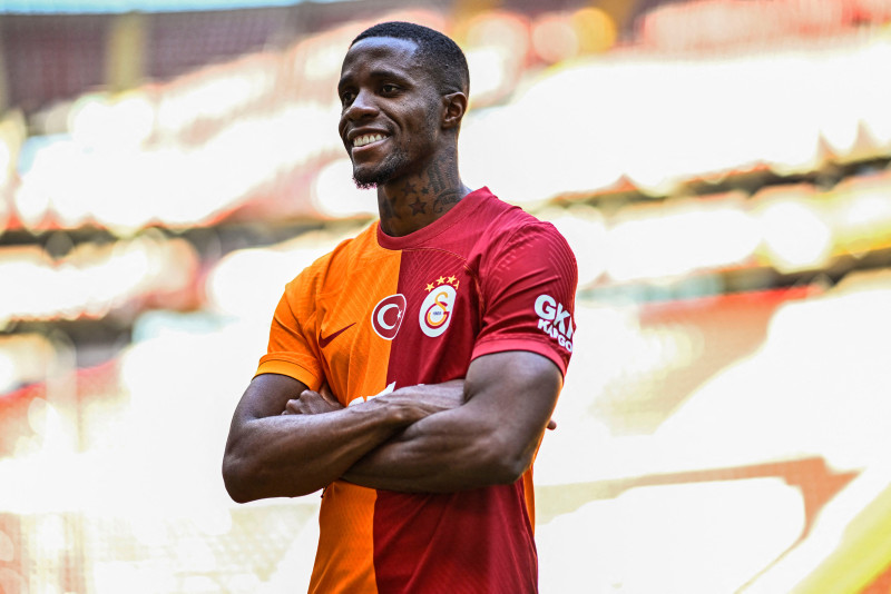 GALATASARAY TRANSFER HABERLERİ: Wilfried Zaha Premier Lig’e geri dönüyor! Sezon sonunda...