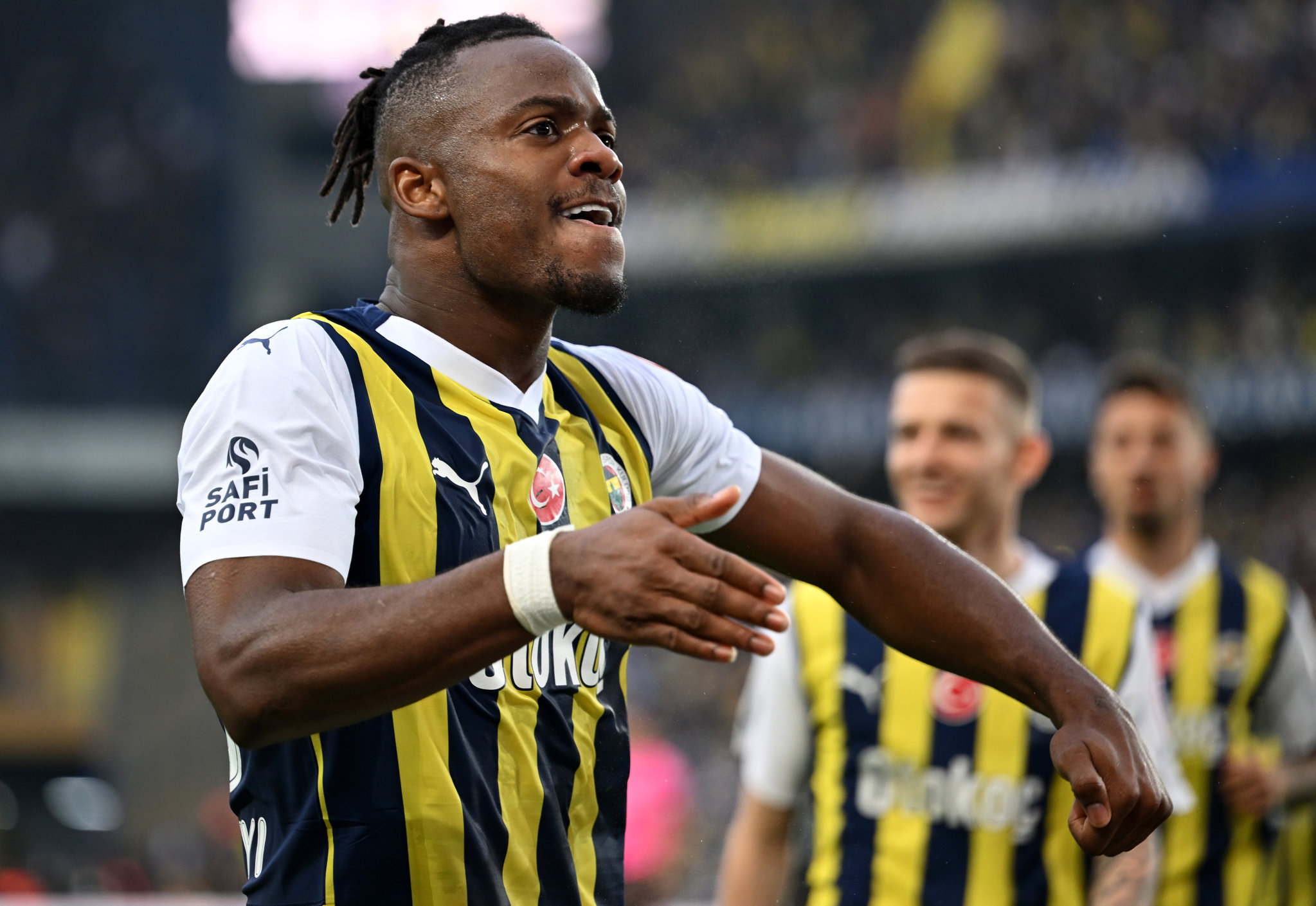 FENERBAHÇE TRANSFER HABERİ | İtalyan devinden Michy Batshuayi’ye kanca!