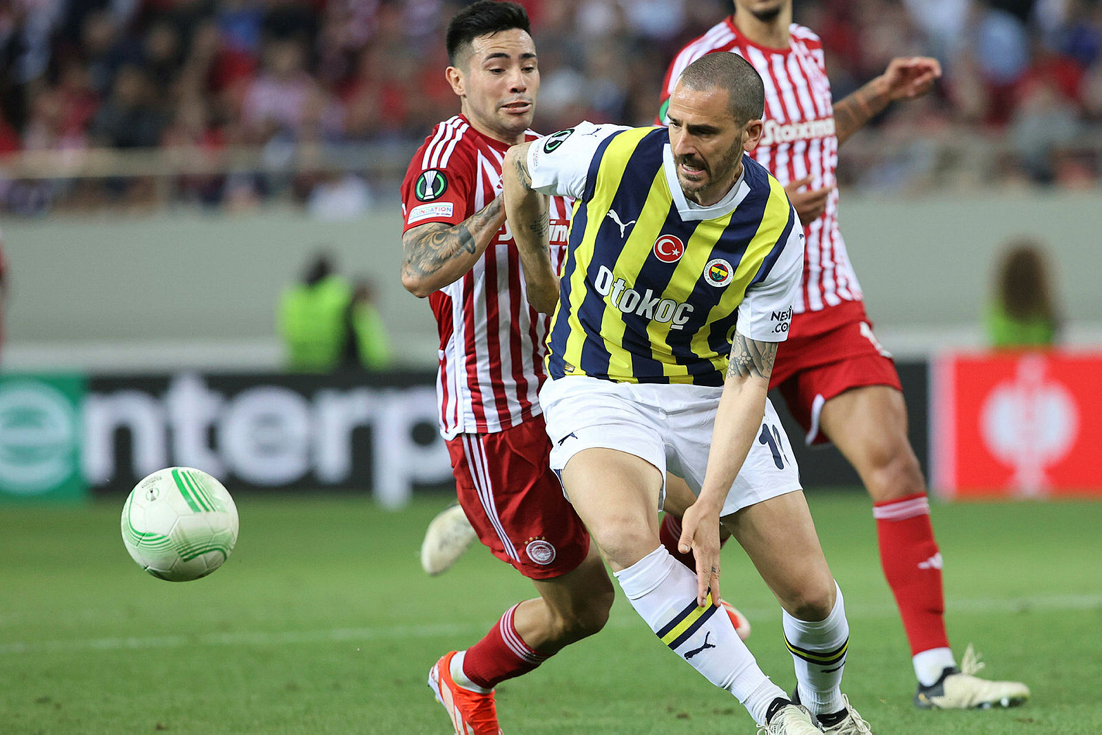 TRANSFER HABERİ: Fenerbahçe’den stoper operasyonu! 5 isimden 1’i gelecek