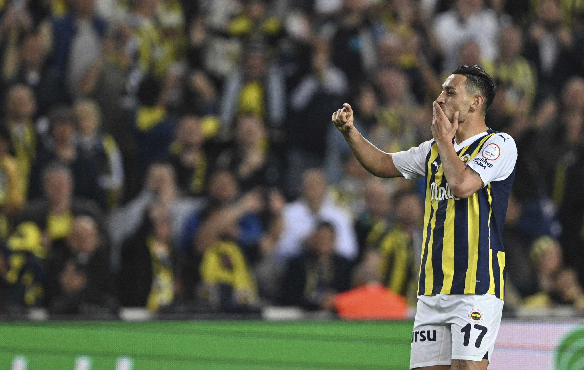 FENERBAHÇE HABERİ: Transferde İrfan Can Kahveci çılgınlığı! Böyle kapışma görülmedi