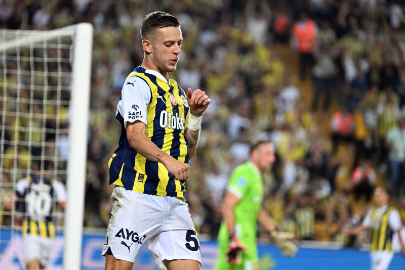 Fenerbahçe’de gündem Sebastian Szymanski! Menajeri İstanbul’a geldi