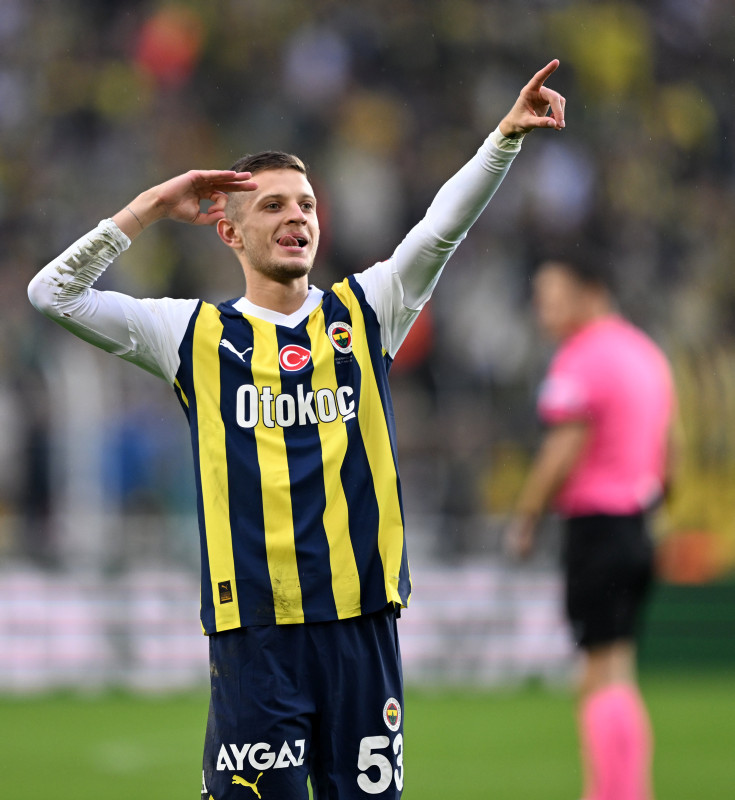 Fenerbahçe’de gündem Sebastian Szymanski! Menajeri İstanbul’a geldi
