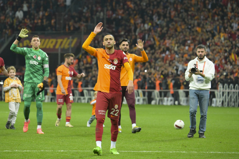 Galatasaray’da o yıldızlarla yollar ayrılıyor! Biri transfer rekoru kıracak