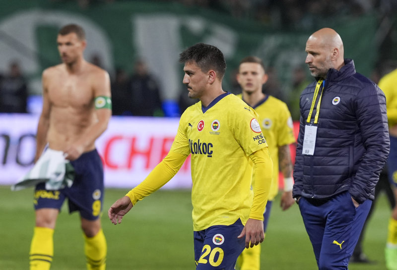 Fenerbahçe’den sakatlık açıklaması! İrfan Can Kahveci ve Osayi...