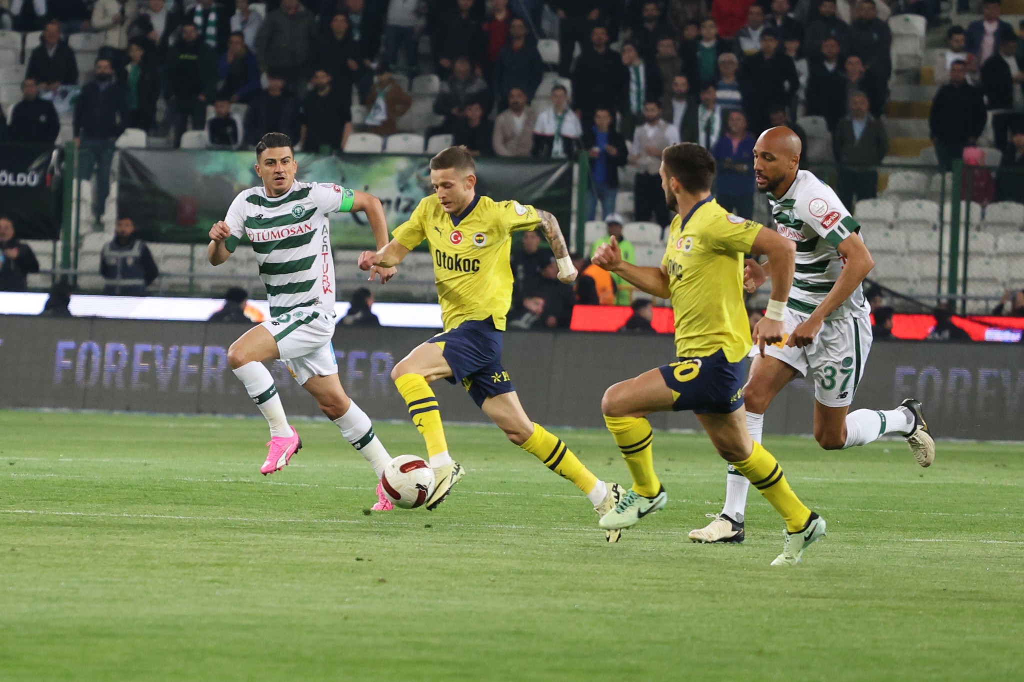 Fenerbahçe’de İsmail Kartal ile yola devam edilecek mi? İşte boşta olan teknik adamlar