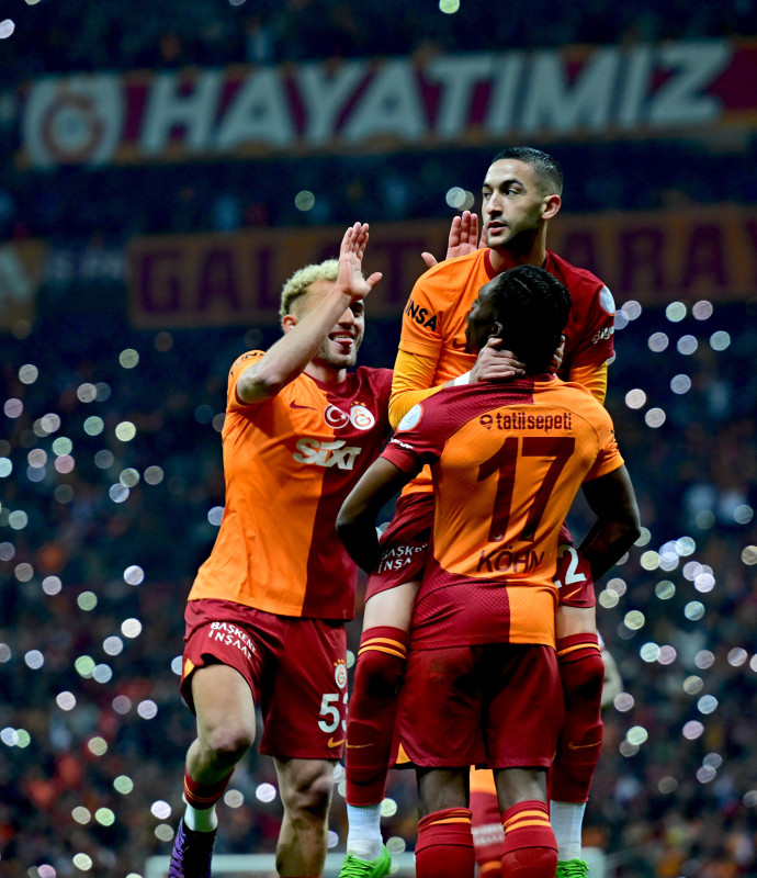 TRANSFER HABERİ: Galatasaray’a süper golcü! Avrupa devleri de çok istiyor