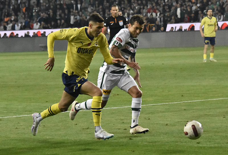 Fenerbahçe’den flaş Mert Hakan Yandaş kararı! Sözleşmesi uzayacak mı?