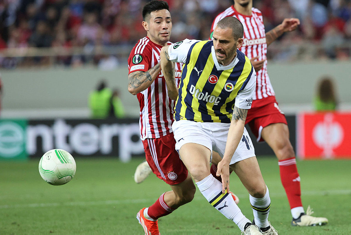 TRANSFER HABERİ: Fenerbahçe’den dev ayrılık operasyonu! Tam 10 isim yeni sezonda yok