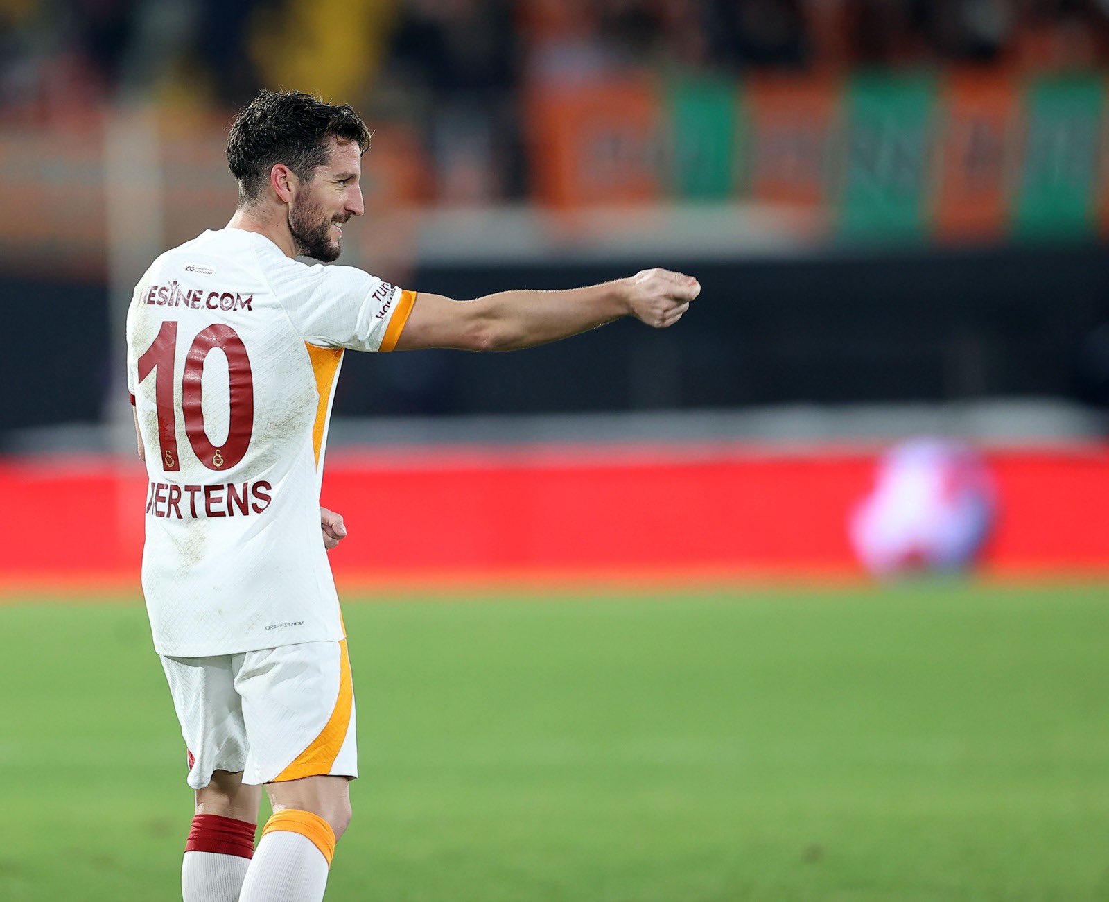 TRANSFER HABERİ: Galatasaray’da Dries Mertens belirsizliği! İmza şartı belli oldu