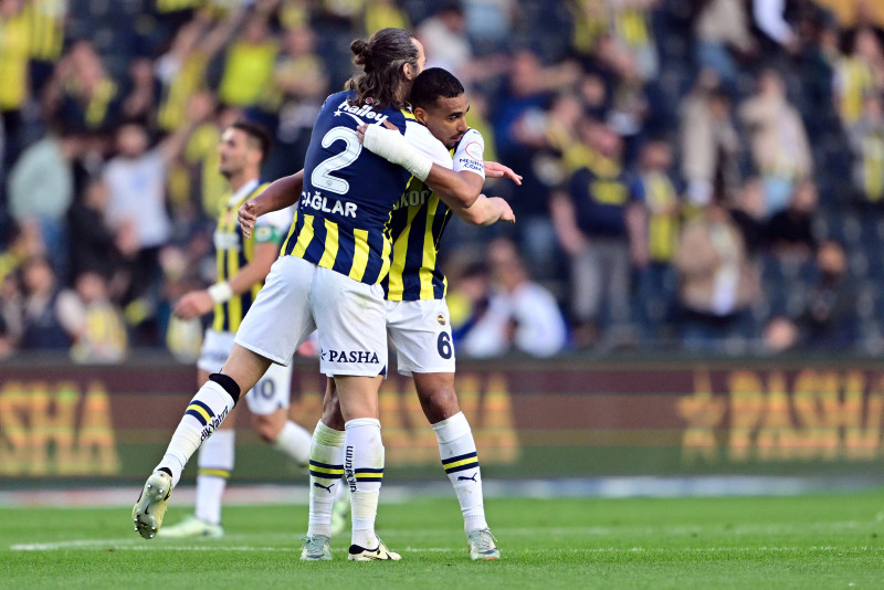 Fenerbahçe’de o isim 11’e dönüyor! İsmail Kartal’dan Galatasaray maçı öncesi flaş karar