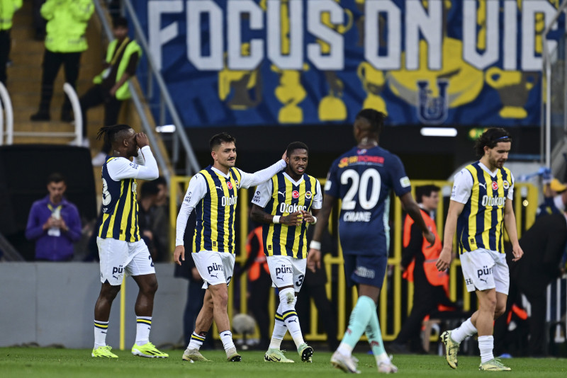 Fenerbahçe’de o isim 11’e dönüyor! İsmail Kartal’dan Galatasaray maçı öncesi flaş karar