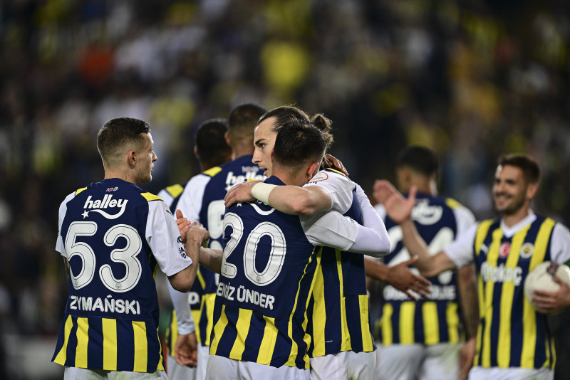 Fenerbahçe’de o isim 11’e dönüyor! İsmail Kartal’dan Galatasaray maçı öncesi flaş karar