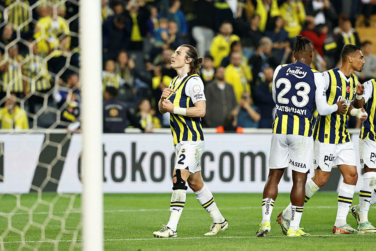 İşte derbi oranları! Galatasaray - Fenerbahçe maçının favorisi belli oldu