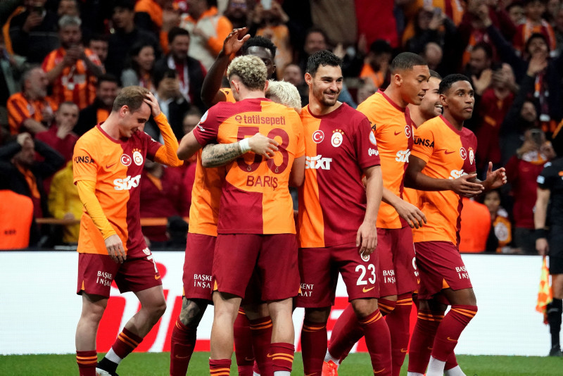 Galatasaray’dan Fenerbahçe’ye dev transfer çalımı! Yeni sezon bu hamleyle başlayacak