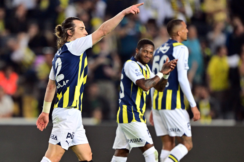 Fenerbahçe’de ya tamam ya devam maçı! İşte İsmail Kartal’ın dev derbi maçı 11’i