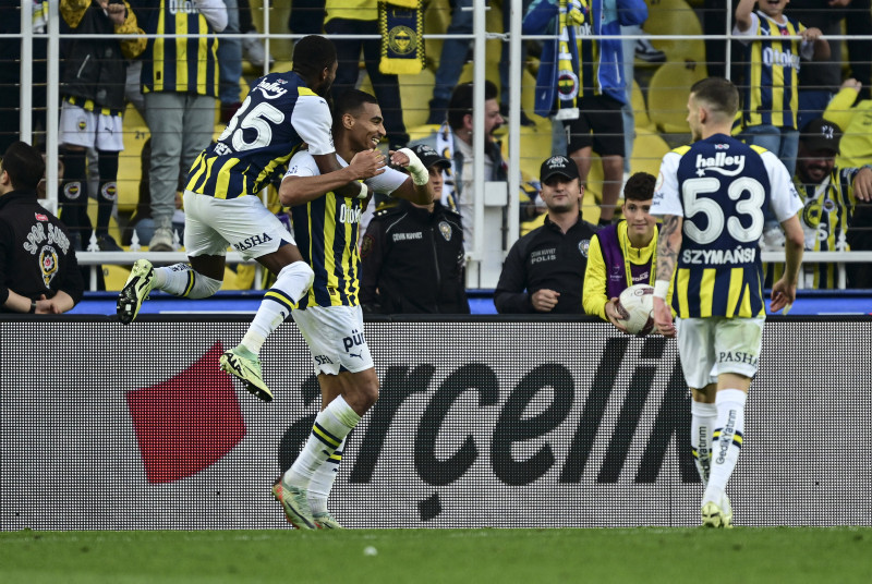 Fenerbahçe’de ya tamam ya devam maçı! İşte İsmail Kartal’ın dev derbi maçı 11’i