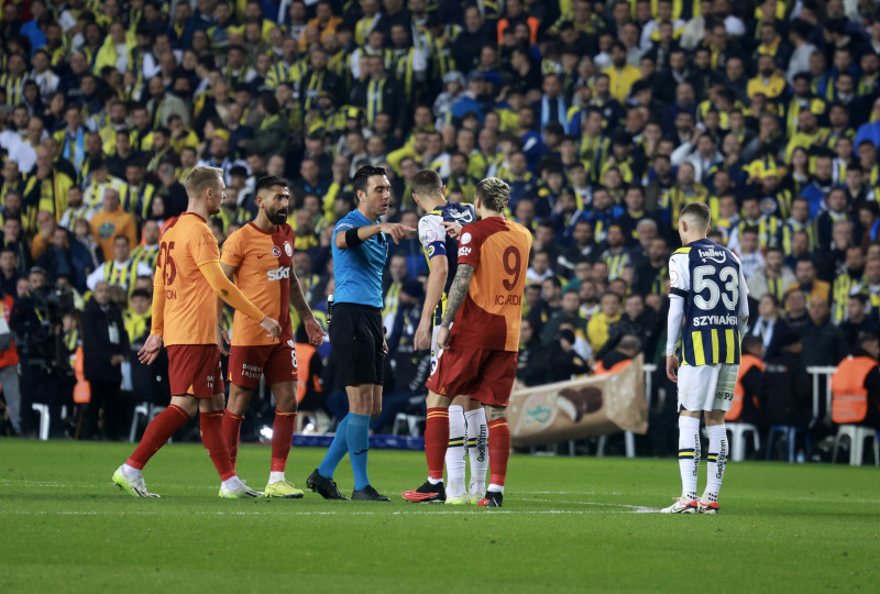 Fenerbahçe’de ya tamam ya devam maçı! İşte İsmail Kartal’ın dev derbi maçı 11’i