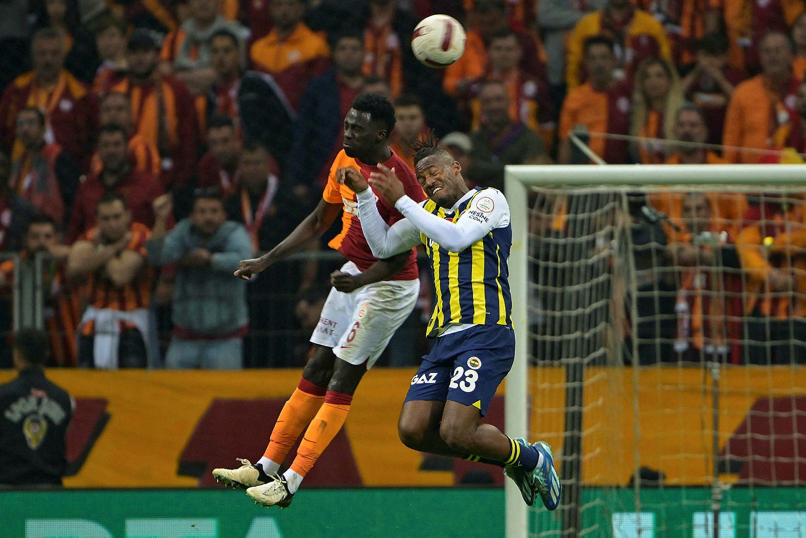 TRANSFER HABERİ - Galatasaray ayrılığa hazırlanıyor! Davinson Sanchez için transfer yarışı başladı