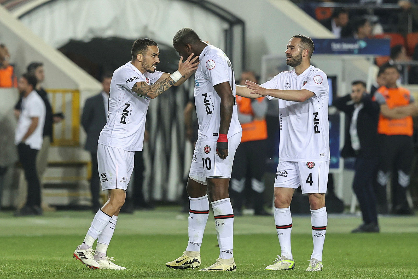 Son hafta alev alev! Süper Lig’de küme düşme ve şampiyonluk hattı...