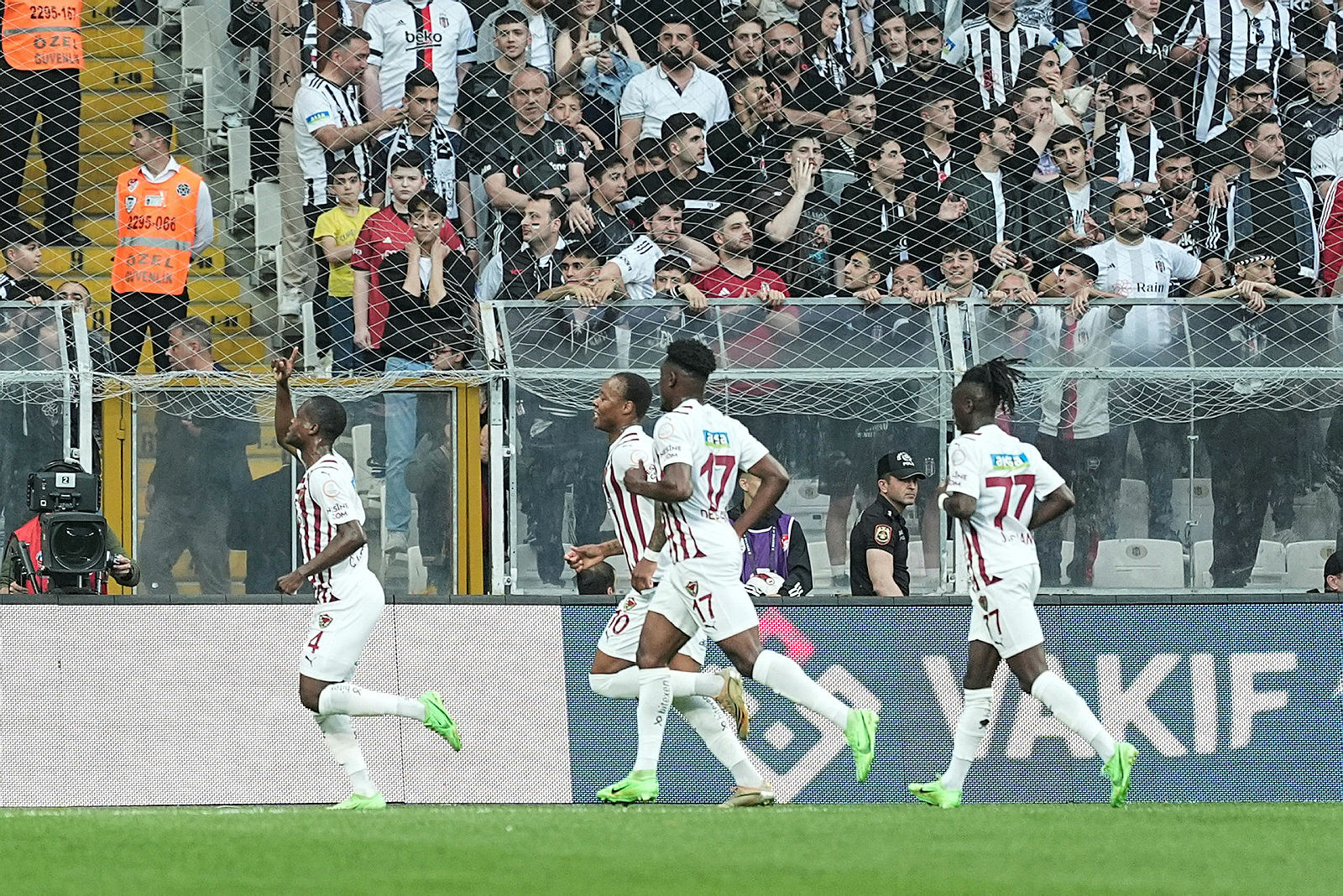 Son hafta alev alev! Süper Lig’de küme düşme ve şampiyonluk hattı...