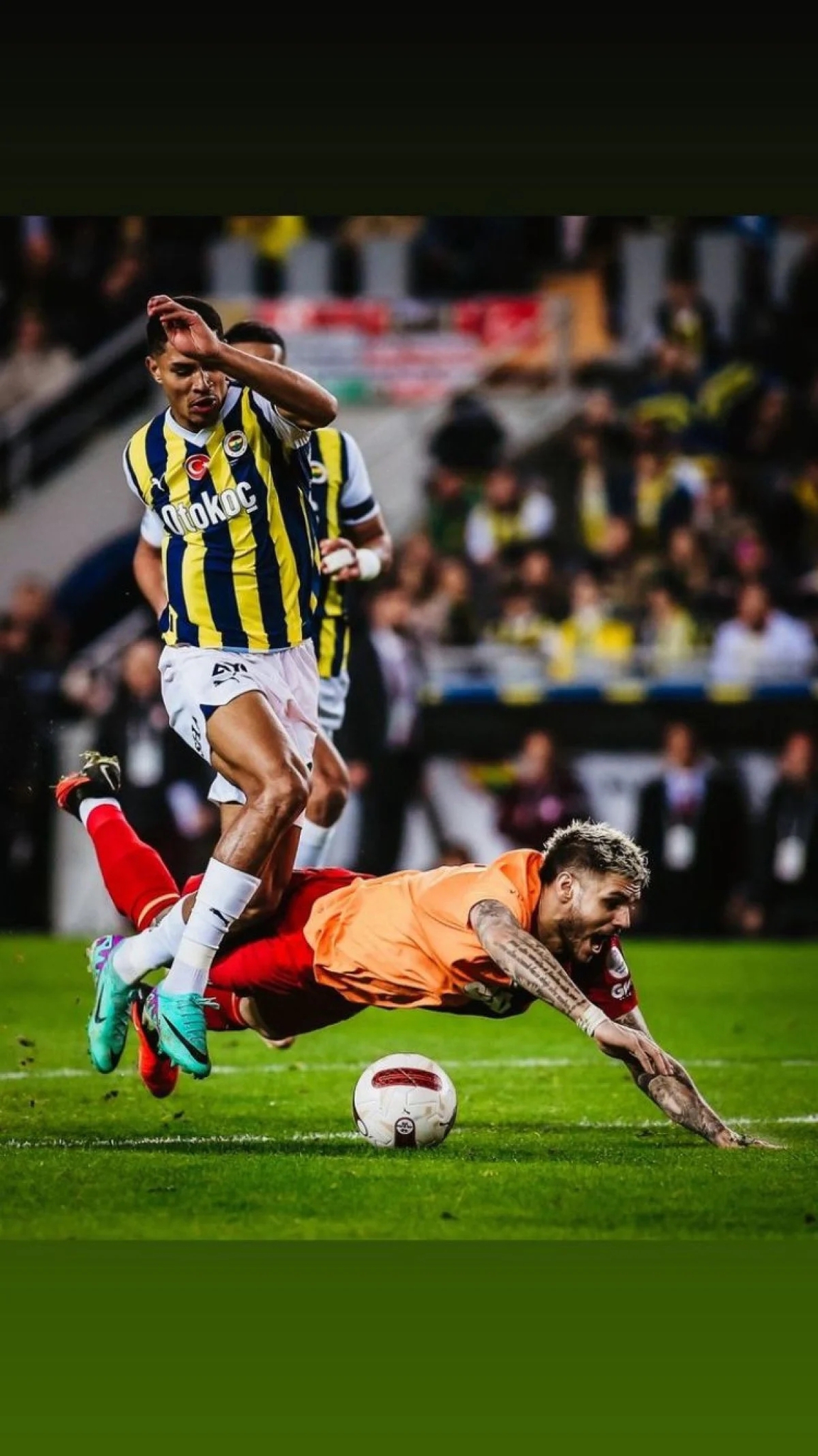 Fenerbahçe’de Jayden Oosterwolde’den Galatasaray’a flaş yanıt!