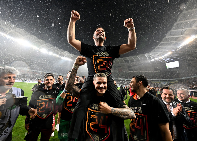 Galatasaray’da Okan Buruk imzayı atıyor! İşte sözleşme şartları