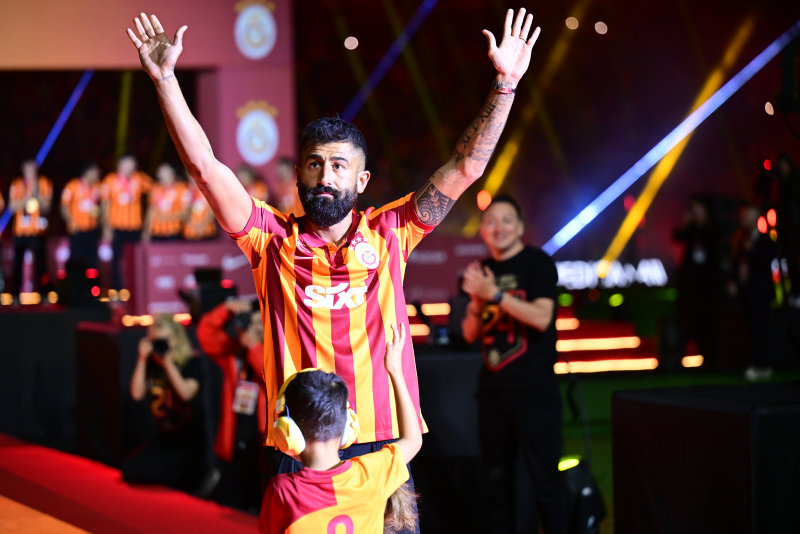 Galatasaray çifte kupa şampiyonluğunu RAMS Park’ta kutladı!
