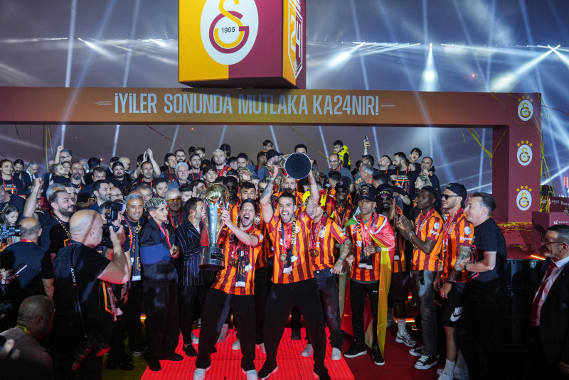 Galatasaray’dan dev transfer harekatı! 3 dünya yıldızı...