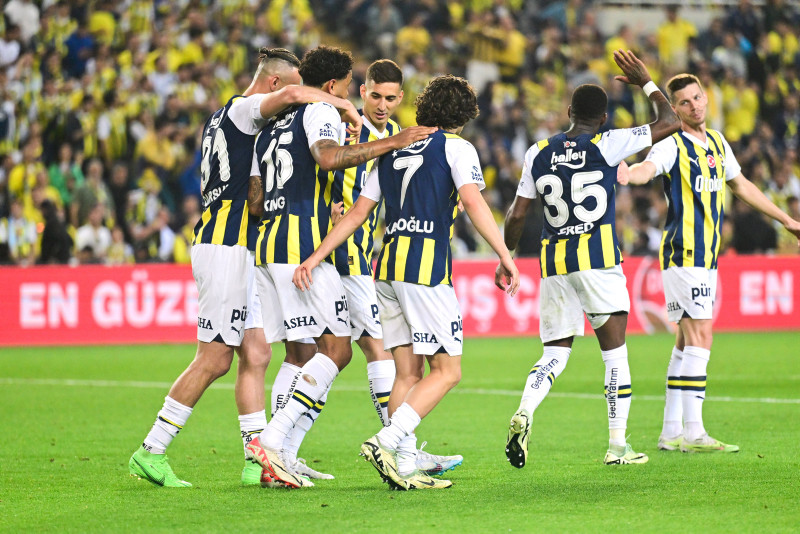 Fenerbahçe’den ses getiren transfer hamlesi! Robert Lewandowski harekatı başladı