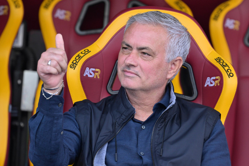 FENERBAHÇE TRANSFER HABERİ: Aziz Yıldırım’dan Londra’ya çıkarma! Mourinho sonrası yıldız golcüyle görüşecek