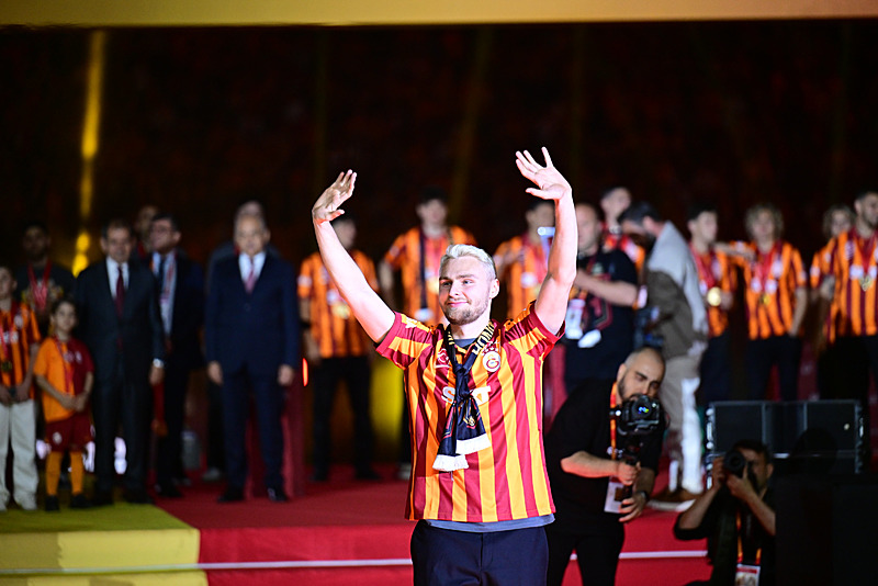 TRANSFER HABERİ: Galatasaray’dan 100 milyon Euro’luk oyuncu satışı! İşte o isimler