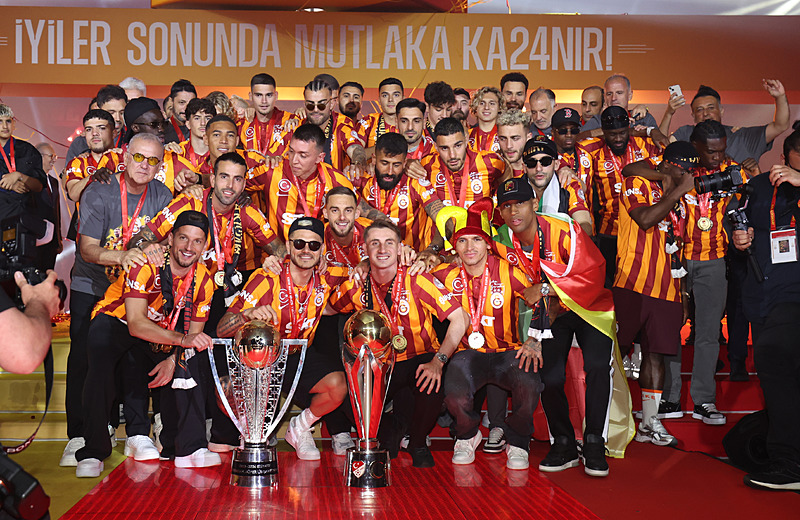 TRANSFER HABERİ: Galatasaray’dan 100 milyon Euro’luk oyuncu satışı! İşte o isimler