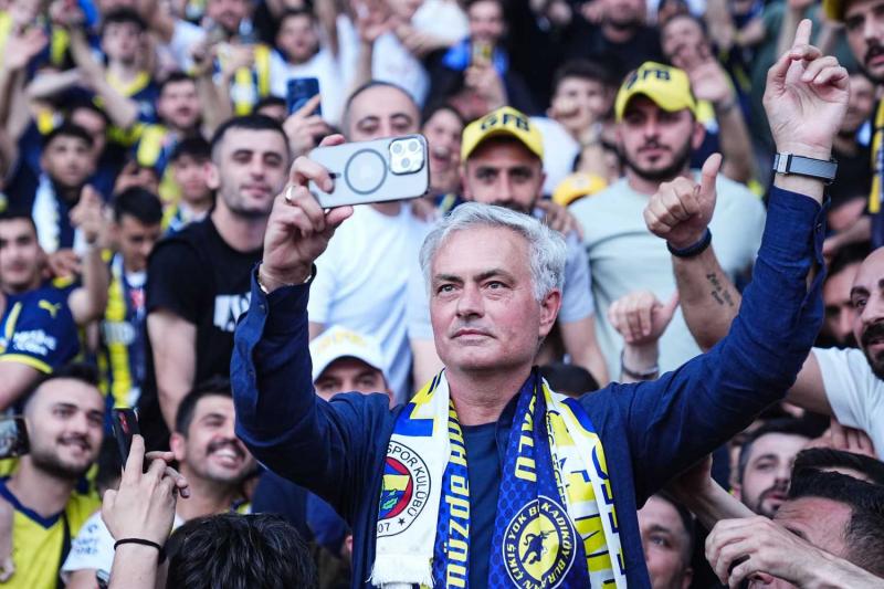 FENERBAHÇE HABERİ: Branco transferi bitirdi! Krunic’in yerine Mourinho’nun eski gözdesi